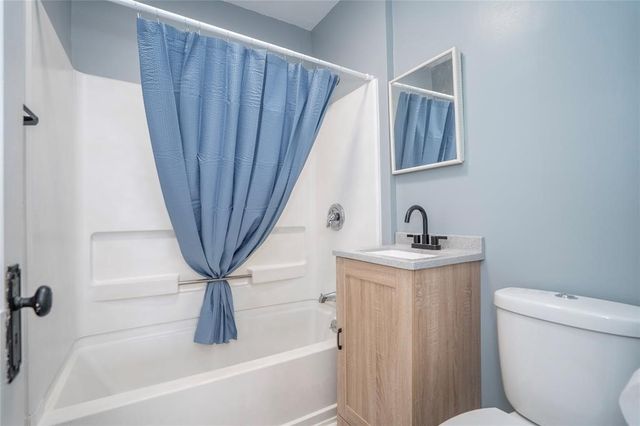 217 E 14th Street N, Newton, IA 50208