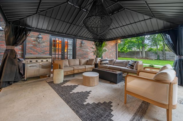 1702 Stokes Ln, Nashville, TN 37215