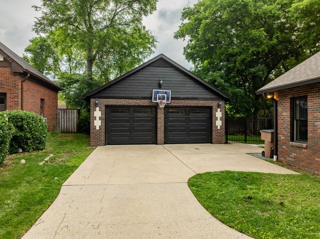 1702 Stokes Ln, Nashville, TN 37215