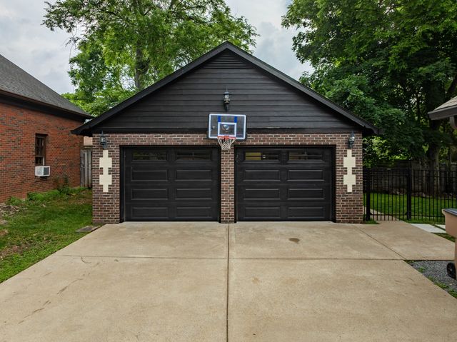 1702 Stokes Ln, Nashville, TN 37215