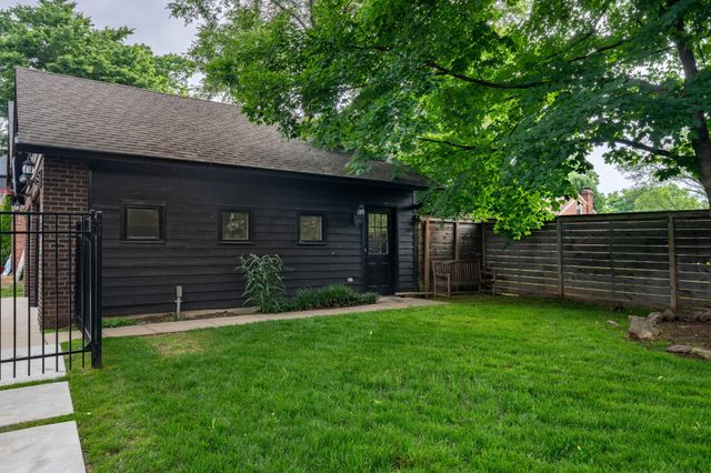 1702 Stokes Ln, Nashville, TN 37215