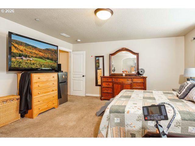 32 N 42ND Pl, Ridgefield, WA 98642