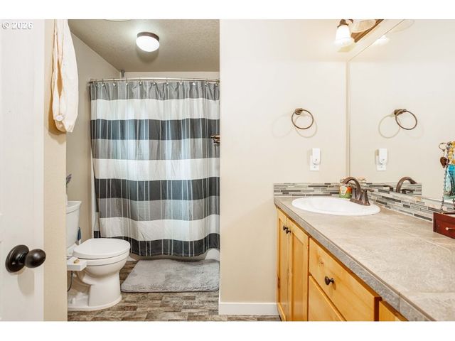 32 N 42ND Pl, Ridgefield, WA 98642