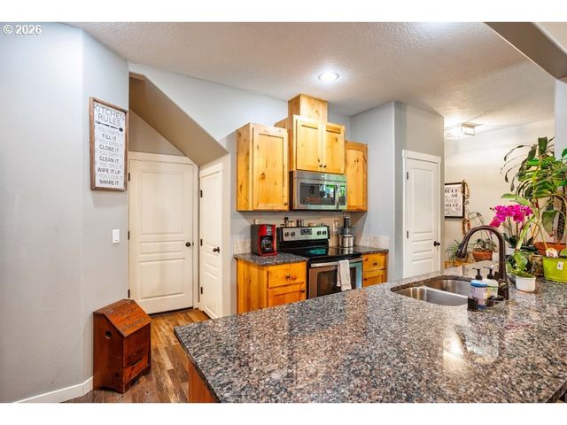 32 N 42ND Pl, Ridgefield, WA 98642