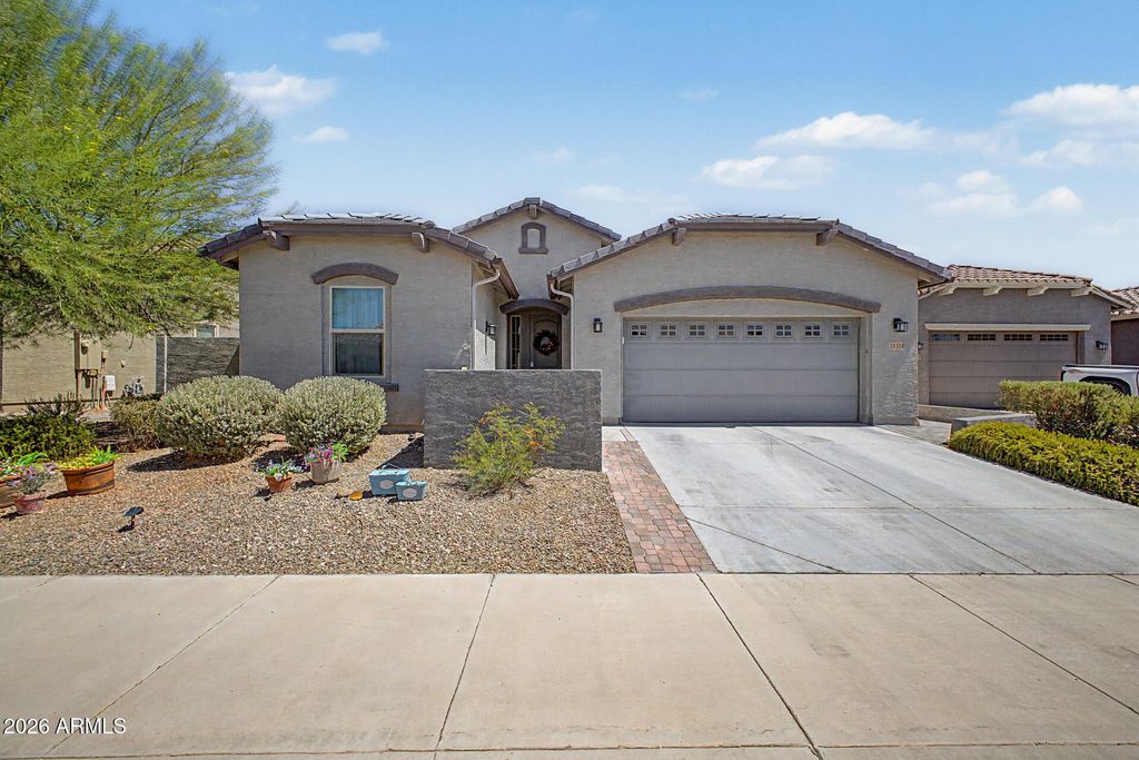 18514 W THISTLE LANDING Drive, Goodyear, AZ 85338 — photo 2