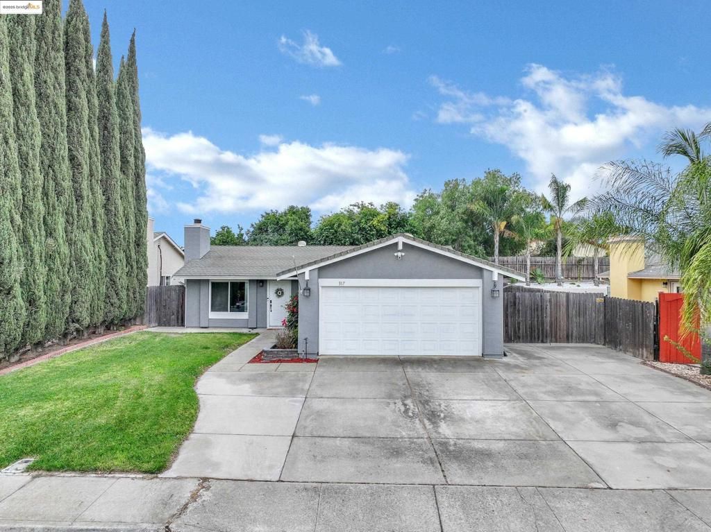 317 Lorenz Dr, Oakley, CA 94561