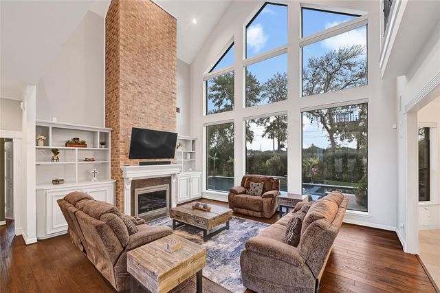 7426 Timberlake Drive, Sugar Land, TX 77479