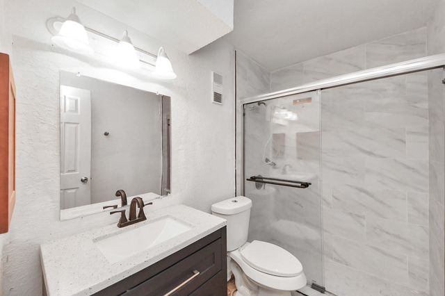 8100 Creekbend Drive 104, Houston, TX 77071