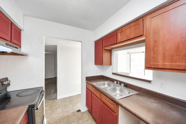 8100 Creekbend Drive 104, Houston, TX 77071