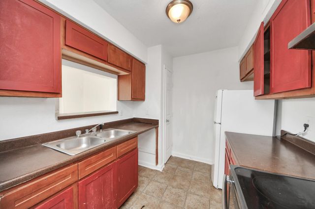 8100 Creekbend Drive 104, Houston, TX 77071