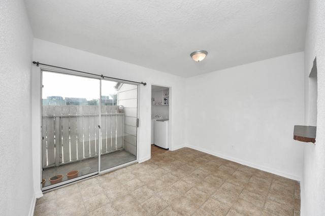 8100 Creekbend Drive 104, Houston, TX 77071