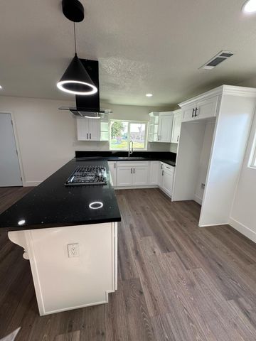 16 S Plano Street, Porterville, CA 93257