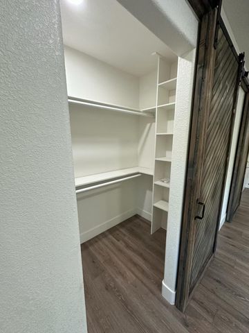 16 S Plano Street, Porterville, CA 93257