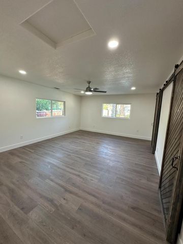 16 S Plano Street, Porterville, CA 93257