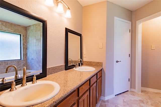8220 Willis Lane, Watauga, TX 76148