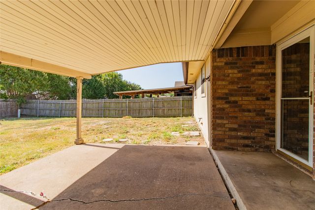 8220 Willis Lane, Watauga, TX 76148