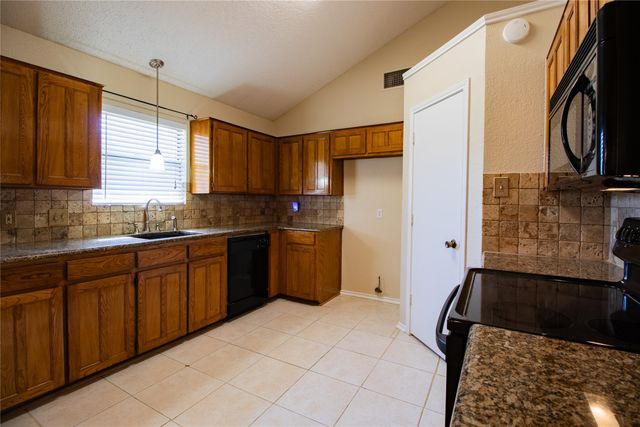 8220 Willis Lane, Watauga, TX 76148