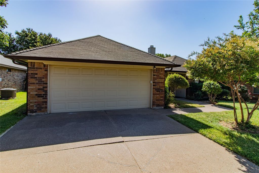 8220 Willis Lane, Watauga, TX 76148