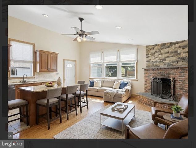 631 S CENTRAL BLVD, Broomall, PA 19008