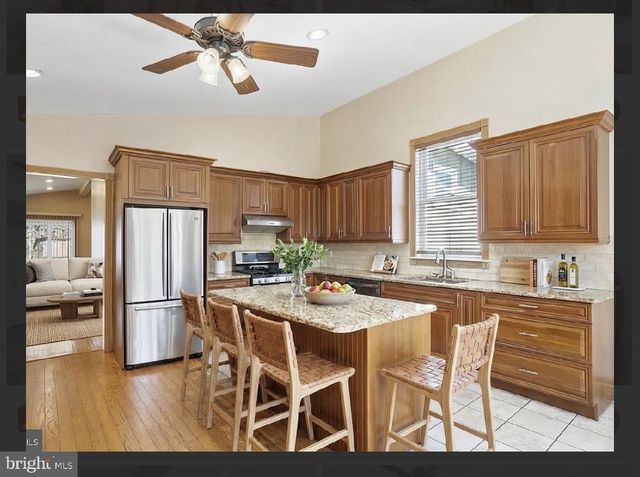 631 S CENTRAL BLVD, Broomall, PA 19008