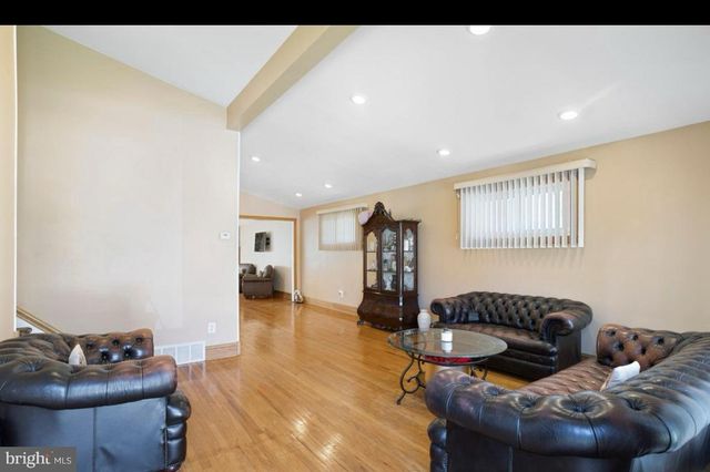 631 S CENTRAL BLVD, Broomall, PA 19008