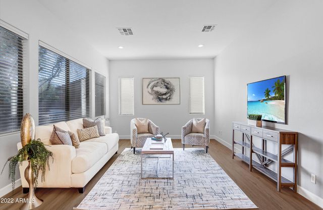 2413 W SIENNA BOUQUET Place, Phoenix, AZ 85085