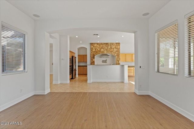 2413 W SIENNA BOUQUET Place, Phoenix, AZ 85085