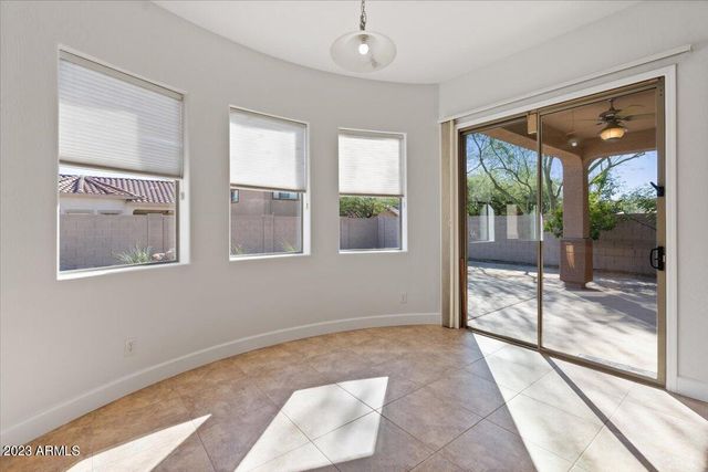 2413 W SIENNA BOUQUET Place, Phoenix, AZ 85085