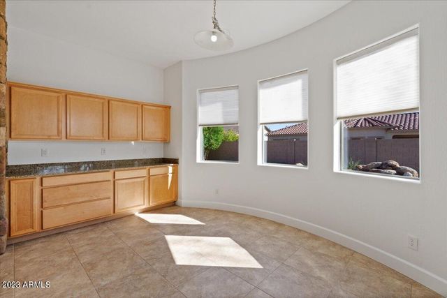 2413 W SIENNA BOUQUET Place, Phoenix, AZ 85085