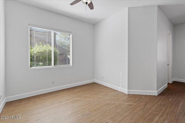 2413 W SIENNA BOUQUET Place, Phoenix, AZ 85085