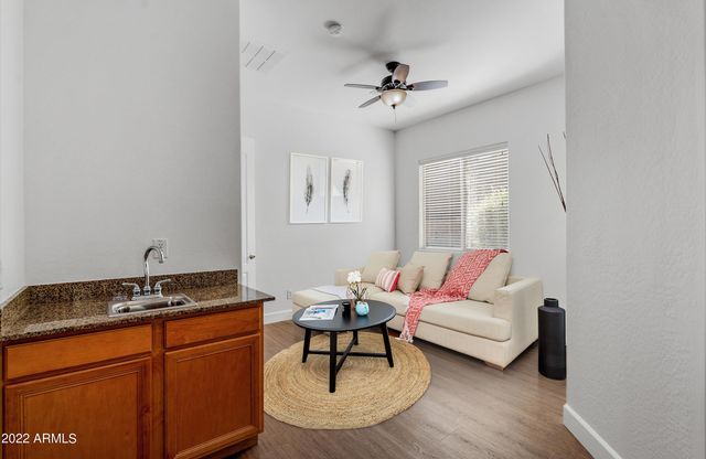 2413 W SIENNA BOUQUET Place, Phoenix, AZ 85085