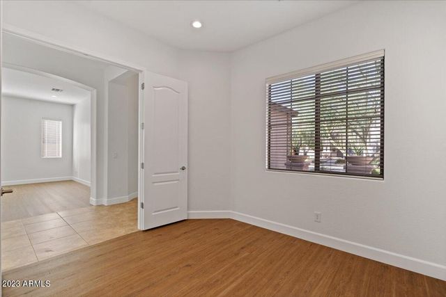 2413 W SIENNA BOUQUET Place, Phoenix, AZ 85085