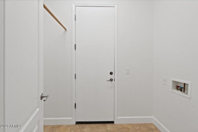 2413 W SIENNA BOUQUET Place, Phoenix, AZ 85085