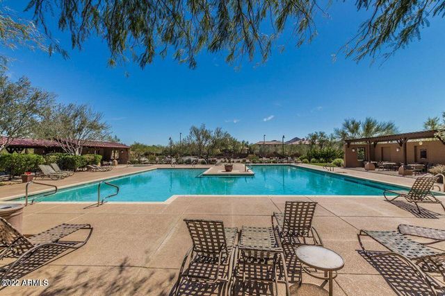 2413 W SIENNA BOUQUET Place, Phoenix, AZ 85085
