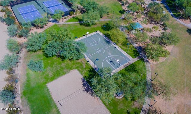 2413 W SIENNA BOUQUET Place, Phoenix, AZ 85085