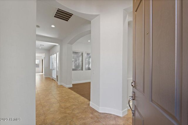 2413 W SIENNA BOUQUET Place, Phoenix, AZ 85085