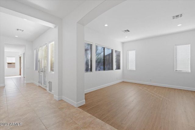 2413 W SIENNA BOUQUET Place, Phoenix, AZ 85085