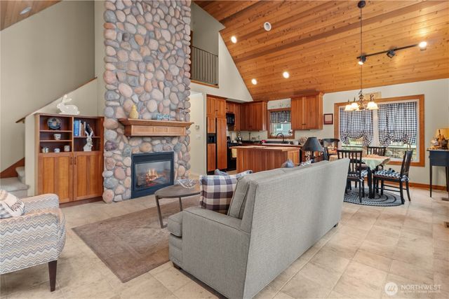 70 N Rim view Place, Hoodsport, WA 98548