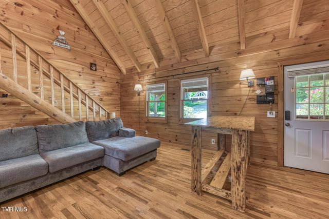 130 Redwood Drive, Elizabethton, TN 37643