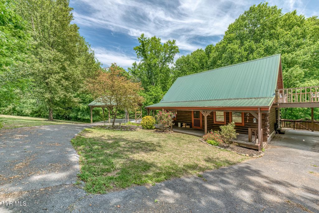 130 Redwood Drive, Elizabethton, TN 37643