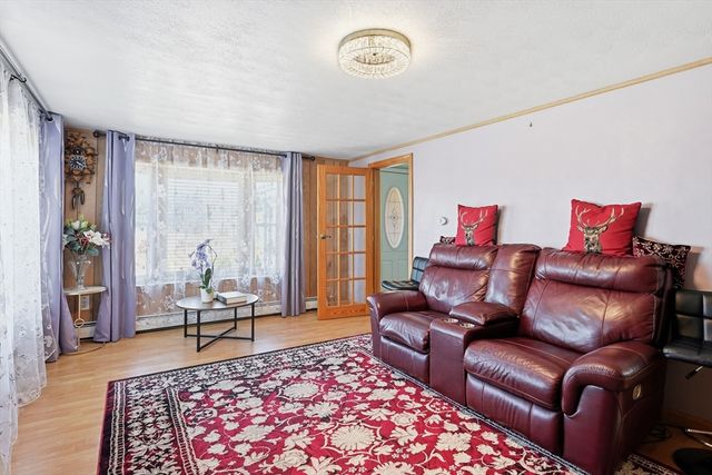 140 Ruskin St, Chicopee, MA 01020