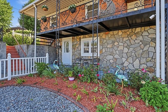 140 Ruskin St, Chicopee, MA 01020