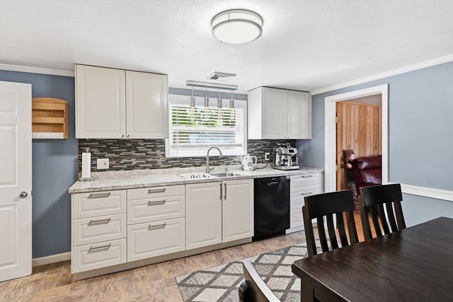 140 Ruskin St, Chicopee, MA 01020