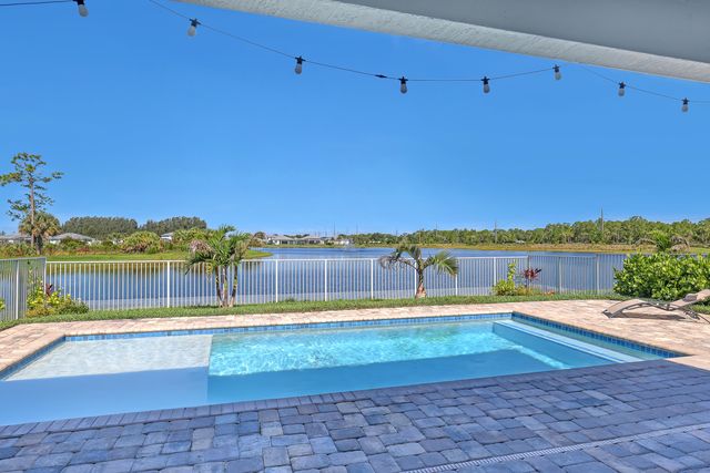 9774 SW Meridian Way, Stuart, FL 34997
