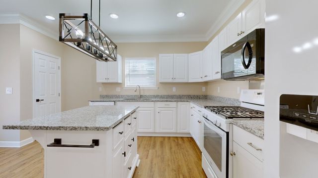 556 E Vine St, Murfreesboro, TN 37130