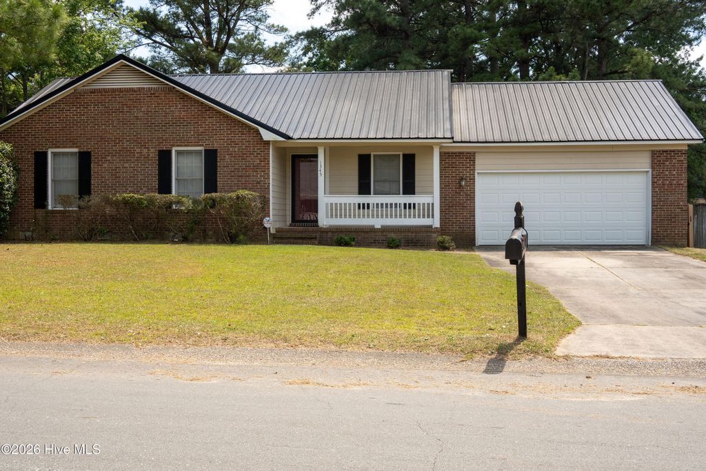 1345 Butterwood Circle, Fayetteville, NC 28314