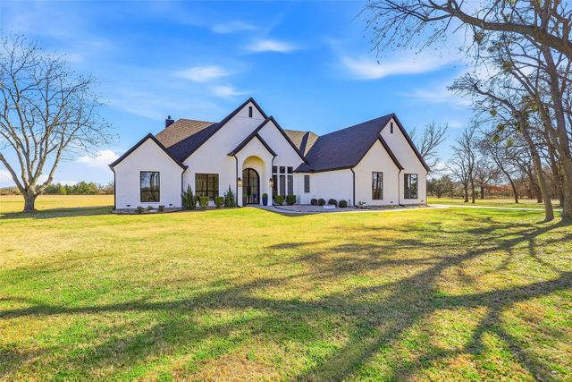 8301 County Road 204, Grandview, TX 76050