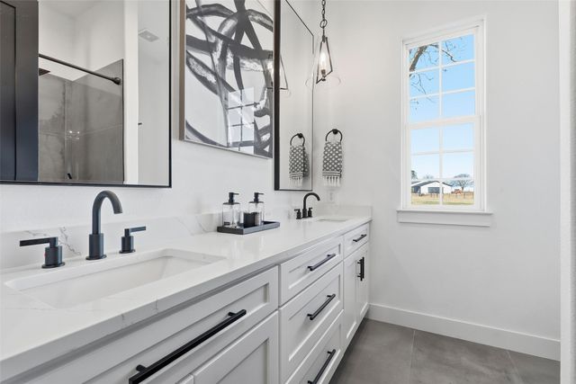 8301 County Road 204, Grandview, TX 76050