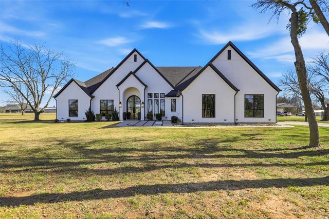 8301 County Road 204, Grandview, TX 76050