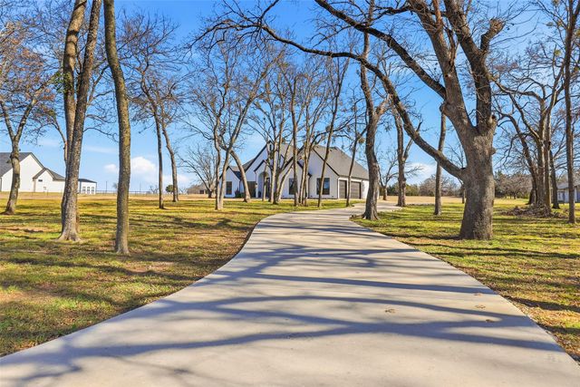 8301 County Road 204, Grandview, TX 76050